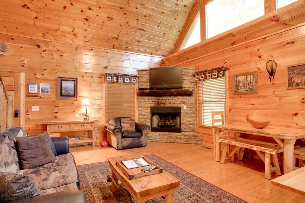 Brave Eagle Cabin Сивиървил Стая снимка